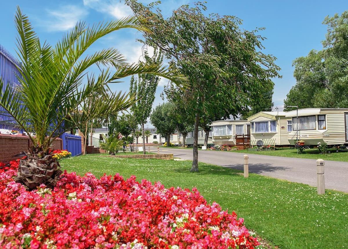 Riverside Caravan Holiday Park Bognor Regis Buitenkant foto
