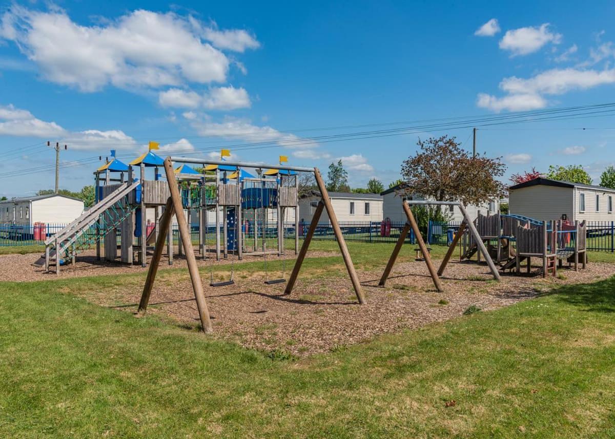 Riverside Caravan Holiday Park Bognor Regis Buitenkant foto