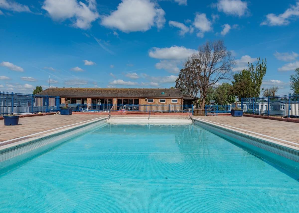 Riverside Caravan Holiday Park Bognor Regis Buitenkant foto