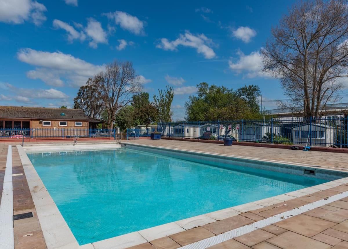 Riverside Caravan Holiday Park Bognor Regis Buitenkant foto