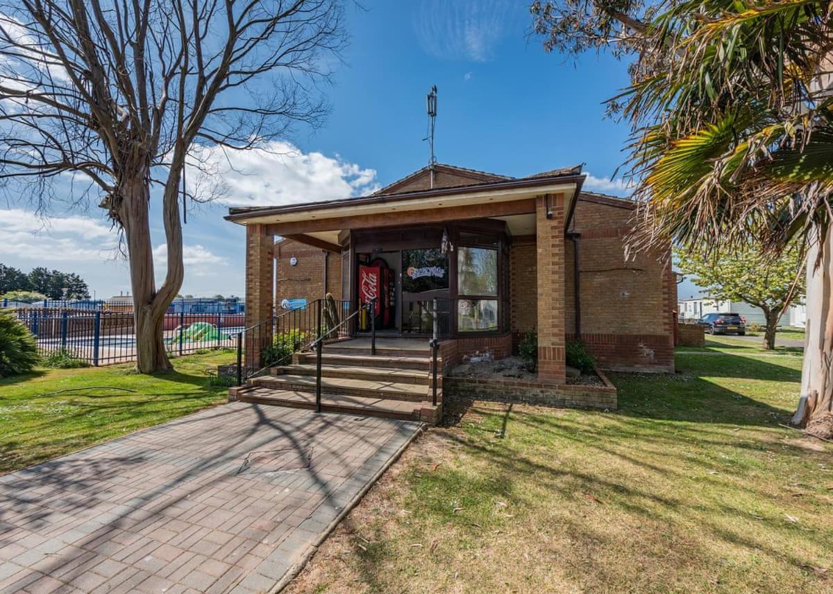 Riverside Caravan Holiday Park Bognor Regis Buitenkant foto